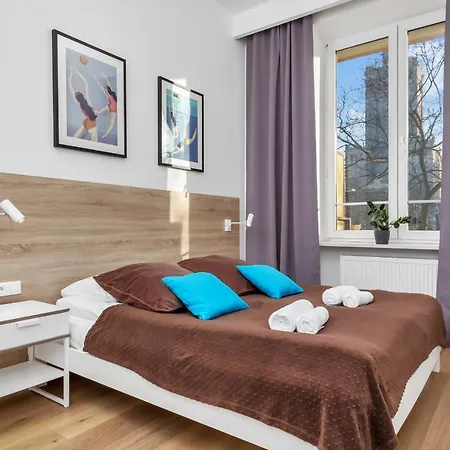 Center Swietokrzyska & Emilii Plater By Renters Daire