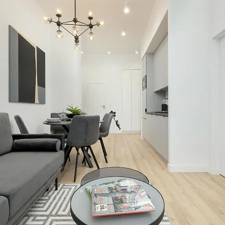 Apartment Center Swietokrzyska & Emilii Plater By Renters