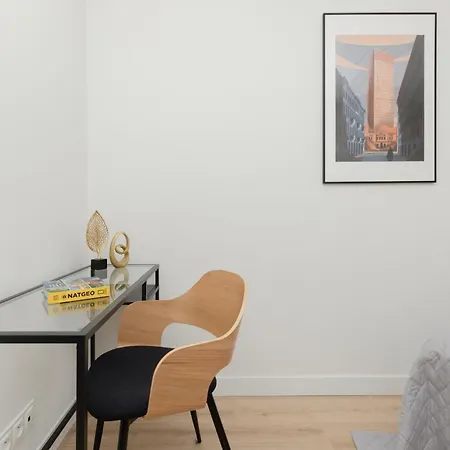 Center Swietokrzyska & Emilii Plater By Renters *