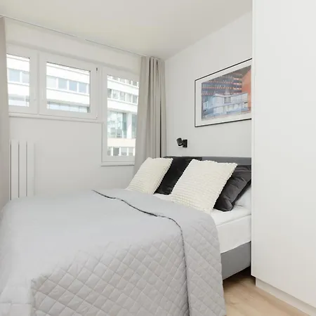 Center Swietokrzyska & Emilii Plater By Renters * Varşova