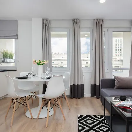 Daire Center Swietokrzyska & Emilii Plater By Renters Varşova