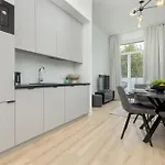 Center Swietokrzyska & Emilii Plater By Renters *