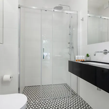 Center Swietokrzyska & Emilii Plater By Renters * وارسو