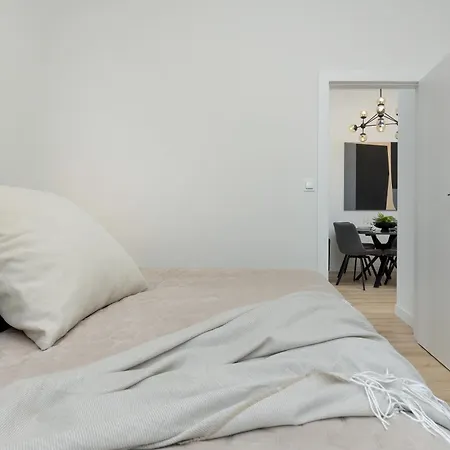 شقة Center Swietokrzyska & Emilii Plater By Renters