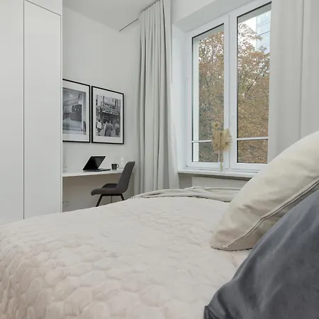 Center Swietokrzyska & Emilii Plater By Renters وارسو