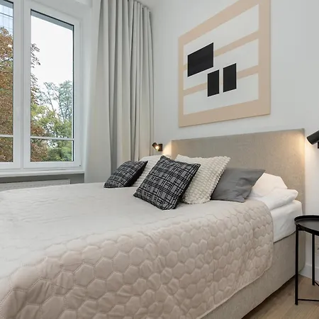 Apartment Center Swietokrzyska & Emilii Plater By Renters