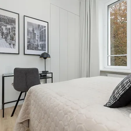 Center Swietokrzyska & Emilii Plater By Renters