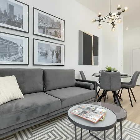 Center Swietokrzyska & Emilii Plater By Renters