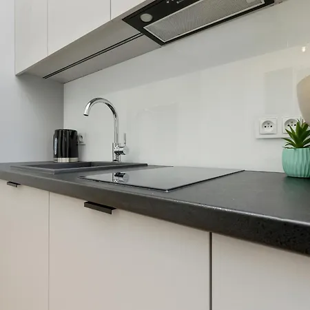 Center Swietokrzyska & Emilii Plater By Renters Apartman *