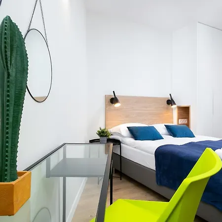 Center Swietokrzyska & Emilii Plater By Renters ורשה