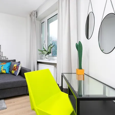 Center Swietokrzyska & Emilii Plater By Renters * وارسو