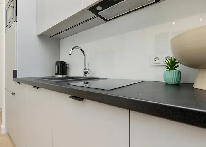 Center Swietokrzyska & Emilii Plater By Renters Apartment *