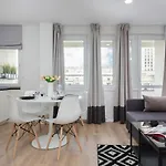 Apartment Center Swietokrzyska & Emilii Plater By Renters Warsaw