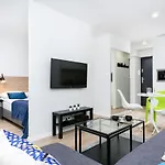 Center Swietokrzyska & Emilii Plater By Renters Apartment