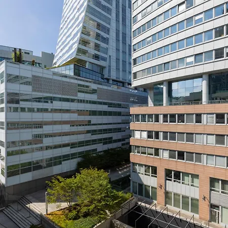 Center Swietokrzyska & Emilii Plater By Renters