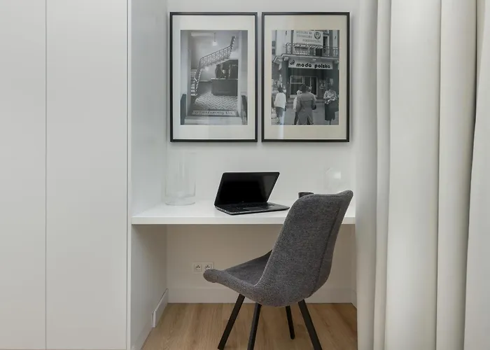 Center Swietokrzyska & Emilii Plater By Renters Apartment *