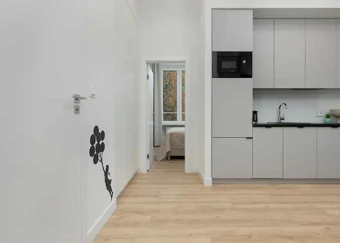 Center Swietokrzyska & Emilii Plater By Renters