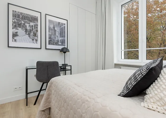 Center Swietokrzyska & Emilii Plater By Renters