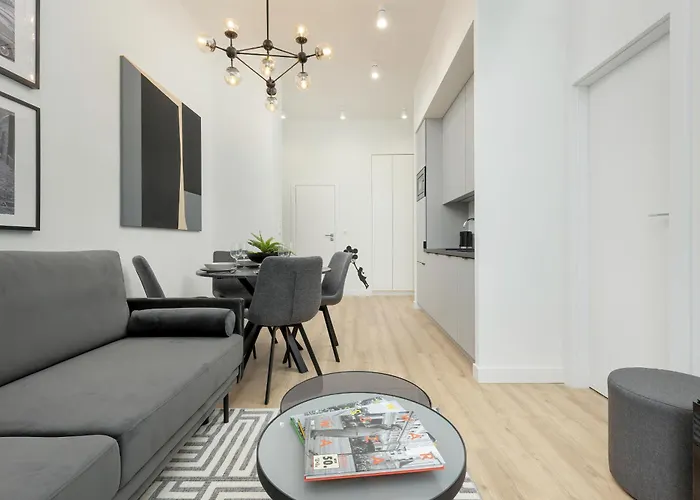 Apartment Center Swietokrzyska & Emilii Plater By Renters