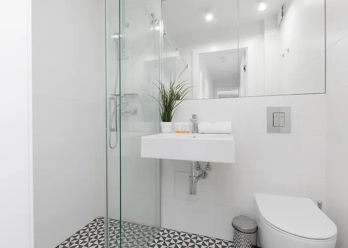 Apartment Center Swietokrzyska & Emilii Plater By Renters *